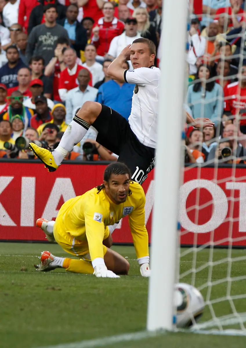 South-Africa-Soccer-WCup-Germany-England-WCUP202-jpg2607351347310886016