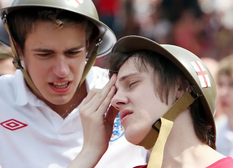 Britain-Soccer-WCup-Reax-NSH106-jpg4270037892084708373