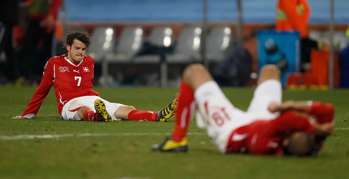 2010-06-25T203532Z-01-WCP724-RTRMDNP-3-SOCCER-WORLD-JPG8411210293234683732