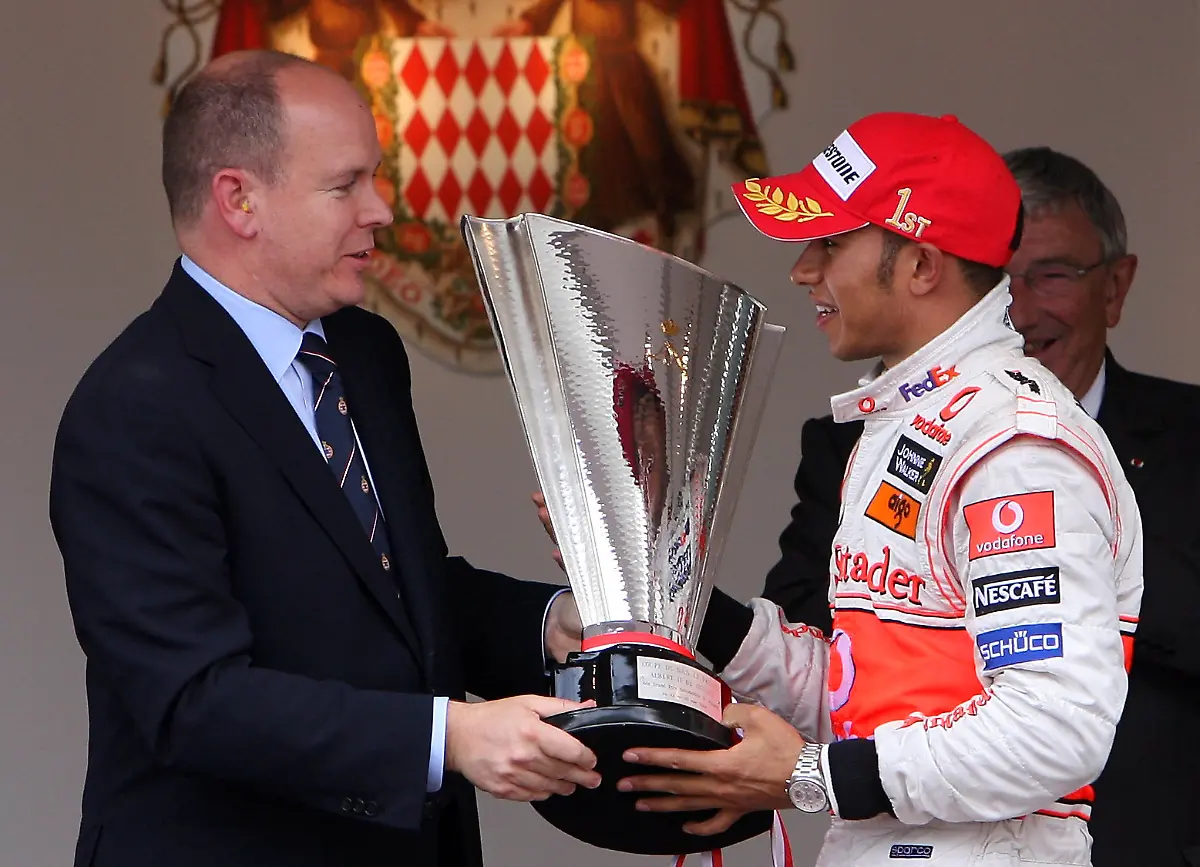 2rqg0311-jpg3830615821316478314