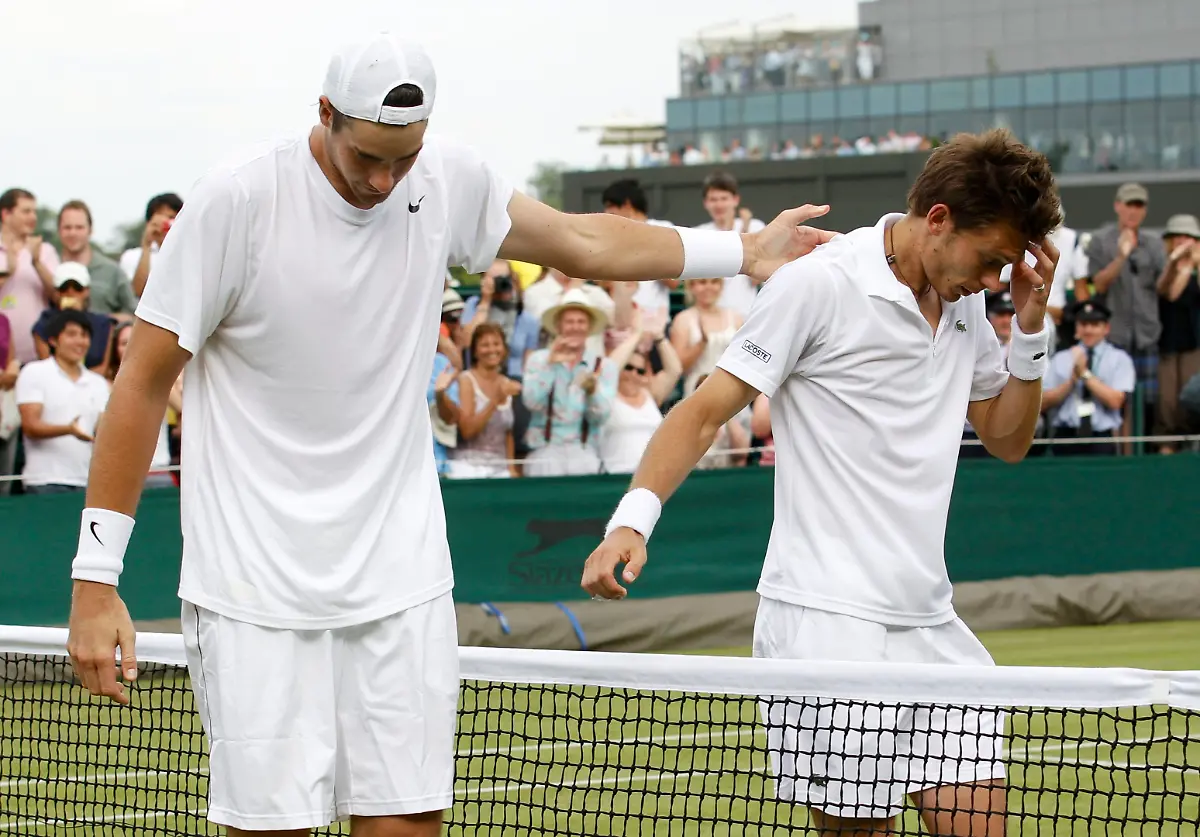 2010-06-24T160230Z-01-WIM126-RTRMDNP-3-TENNIS-WIMBLEDON-JPG6853976731782700145