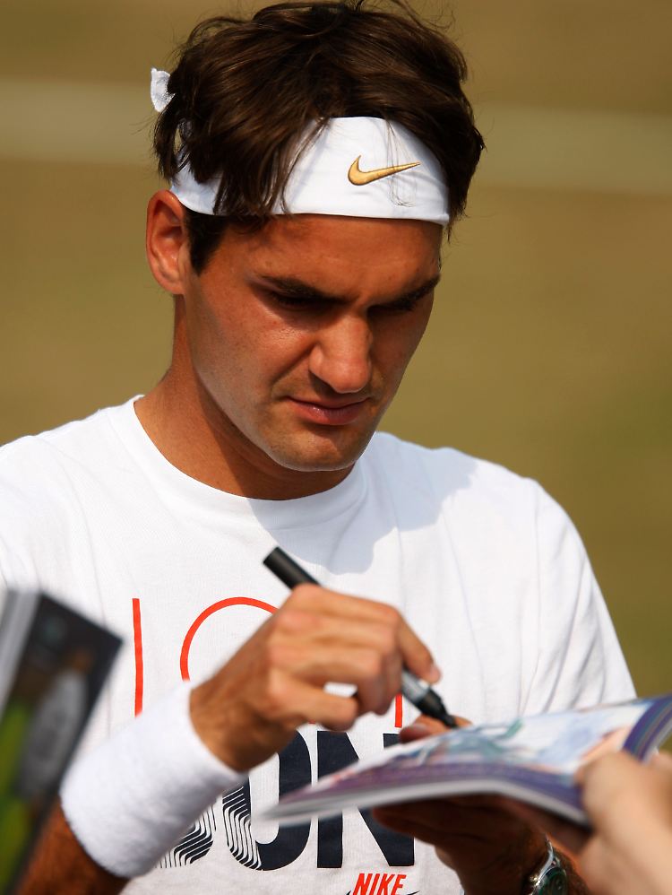 Favorit: Roger Federer will seinen sechsten Wimbledon-Titel gewinnen.