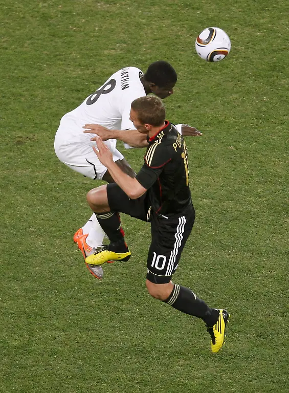 2010-06-23T191135Z-01-WC0694-RTRMDNP-3-SOCCER-WORLD-JPG2418021830666417271