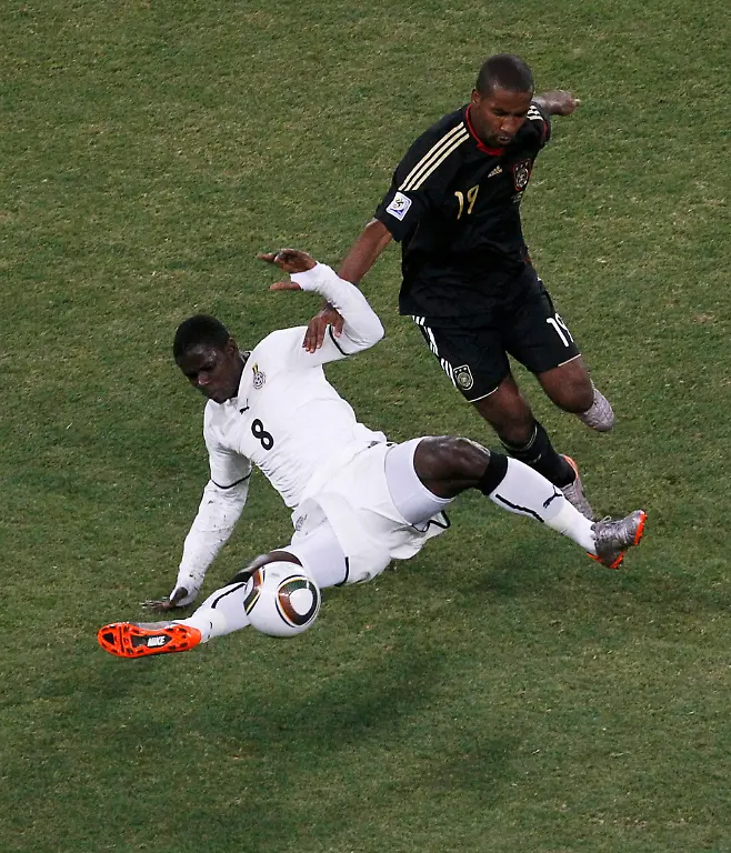 2010-06-23T185803Z-01-WCB117-RTRMDNP-3-SOCCER-WORLD-JPG1314205632244733641