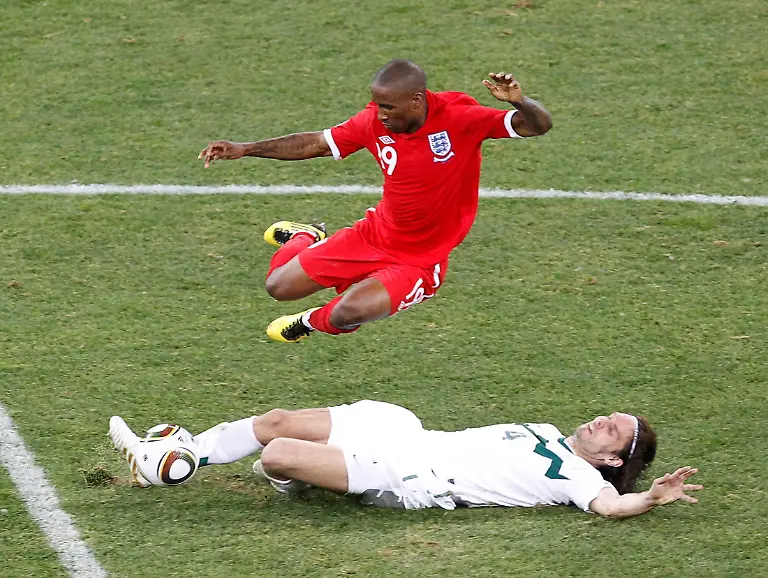 2010-06-23T154035Z-01-WCA161-RTRMDNP-3-SOCCER-WORLD-JPG6939398311900102721