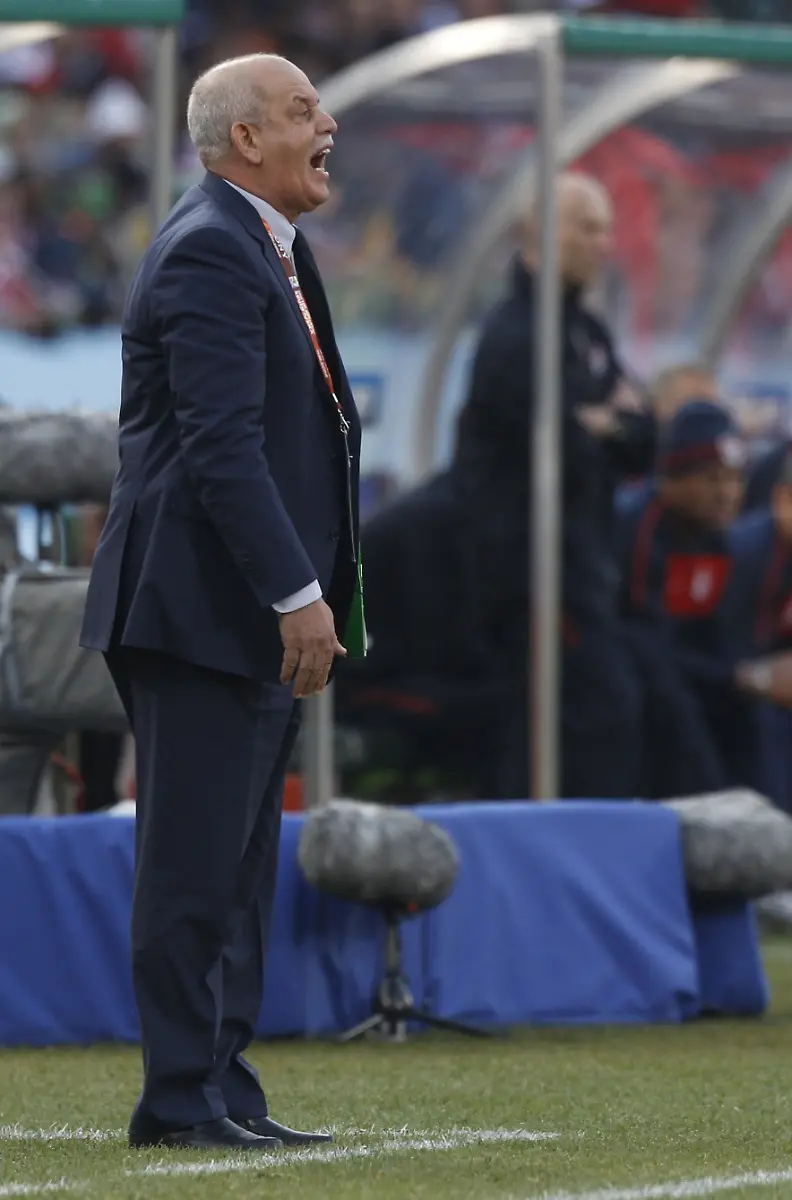 2010-06-23T145005Z-01-WCP718-RTRMDNP-3-SOCCER-WORLD-JPG7303789918042445679