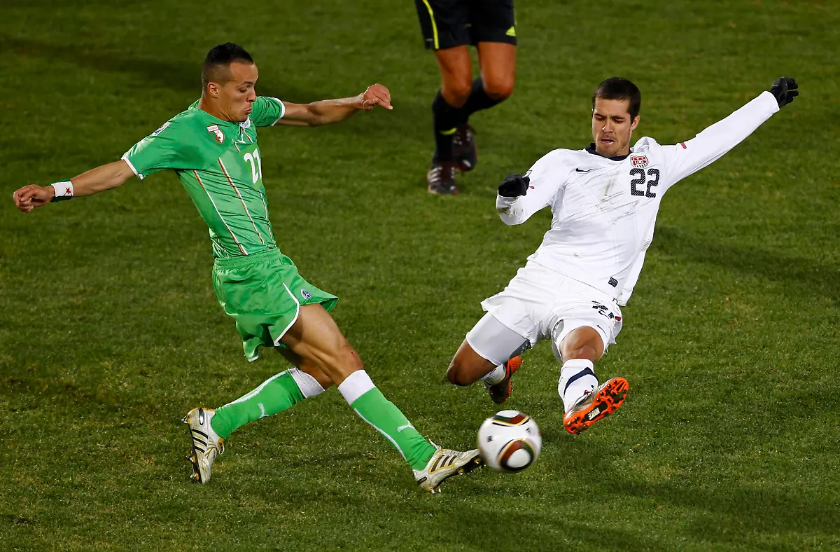 2010-06-23T154900Z-01-WCA366-RTRMDNP-3-SOCCER-WORLD-JPG2552325797526305622