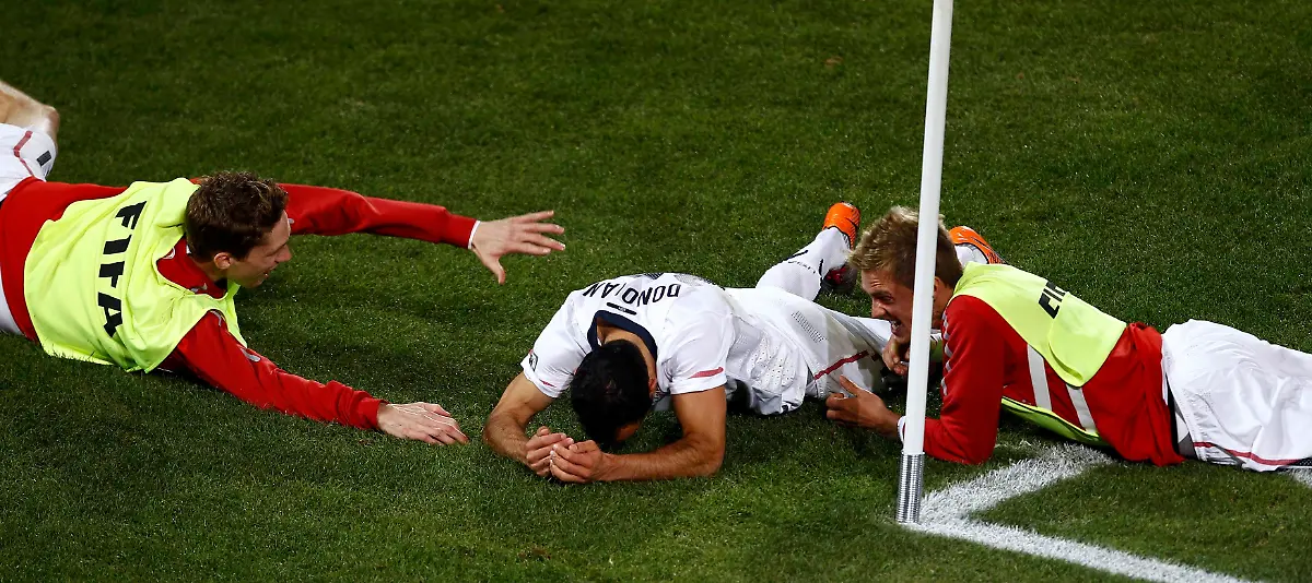 2010-06-23T155450Z-01-WCA370-RTRMDNP-3-SOCCER-WORLD-JPG152096628042760450