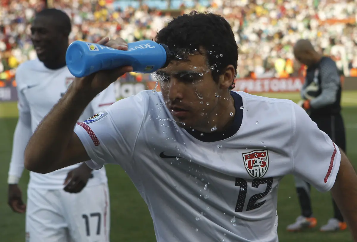 2010-06-23T142137Z-01-WCP714-RTRMDNP-3-SOCCER-WORLD-JPG756582018888592940