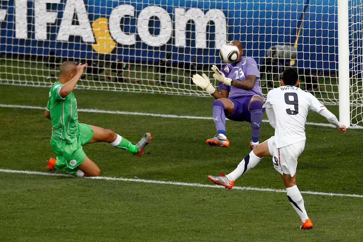 2010-06-23T142445Z-01-WCA315-RTRMDNP-3-SOCCER-WORLD-JPG6672016117737459929