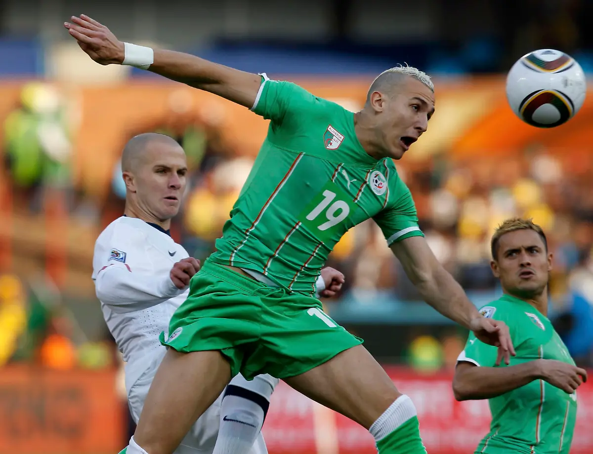 2010-06-23T143652Z-01-WCA428-RTRMDNP-3-SOCCER-WORLD-JPG2174113059379119306