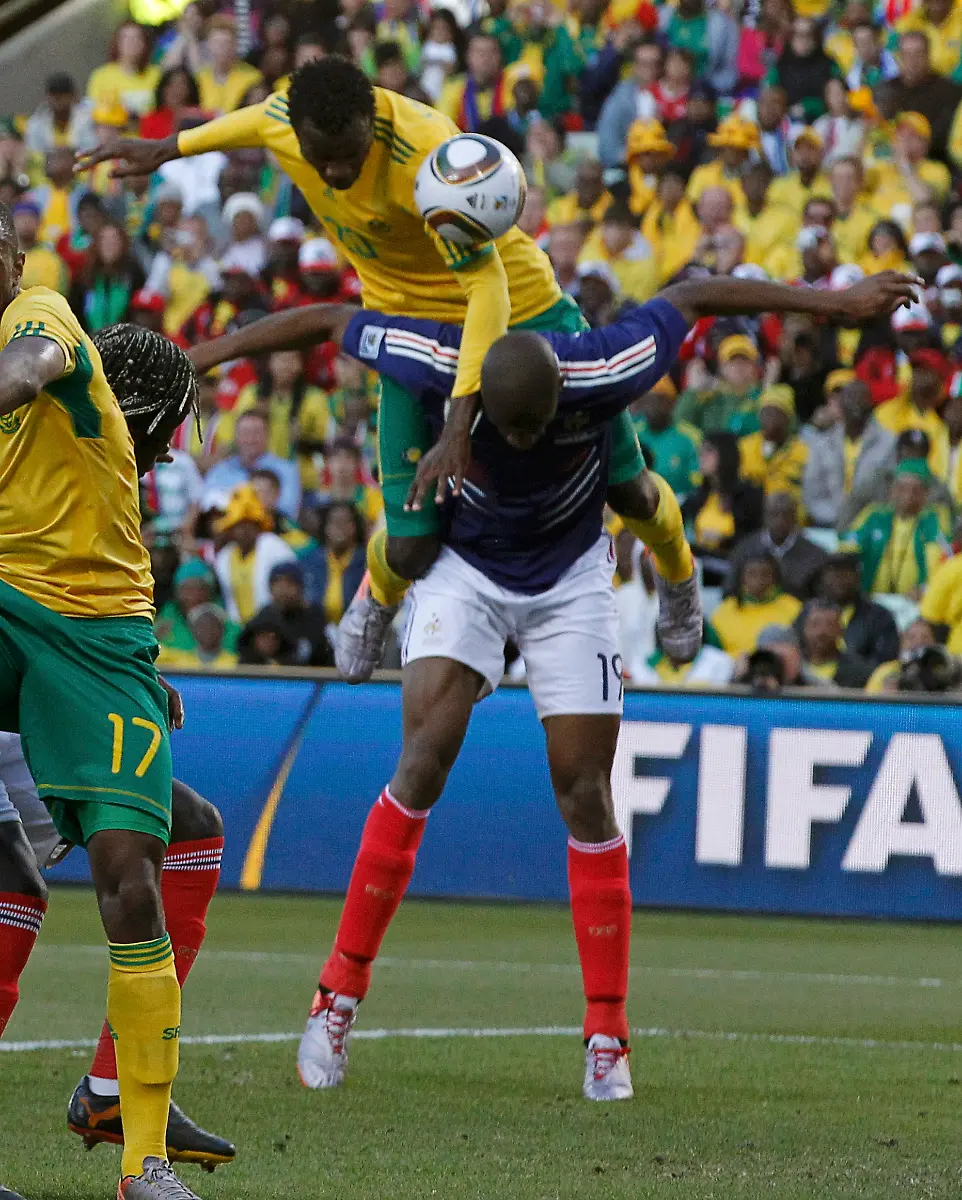 2010-06-22T143531Z-01-WCA132-RTRMDNP-3-SOCCER-WORLD-JPG6589814468982181326