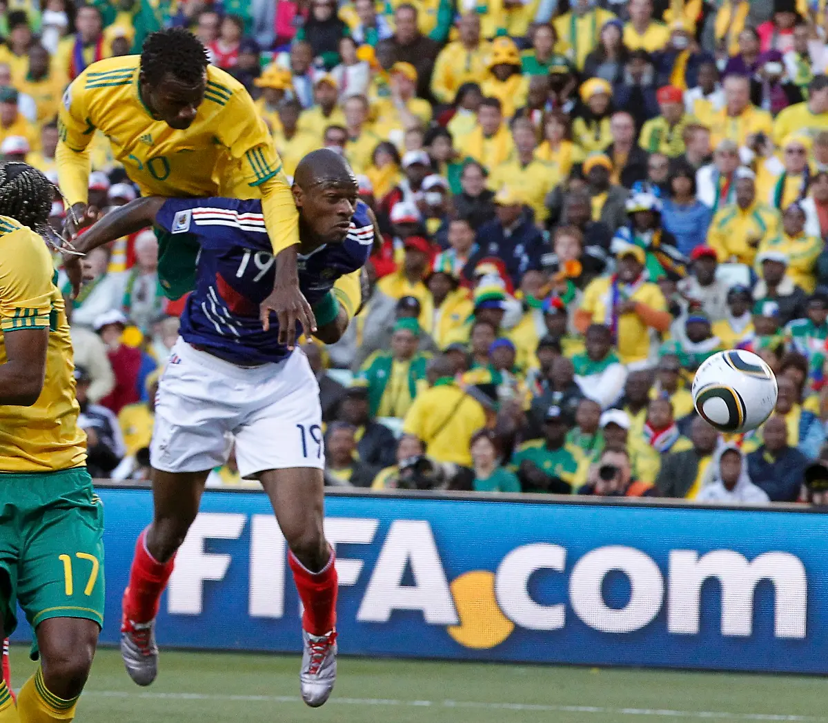 2010-06-22T143641Z-01-WCA133-RTRMDNP-3-SOCCER-WORLD-JPG8270855752511794800