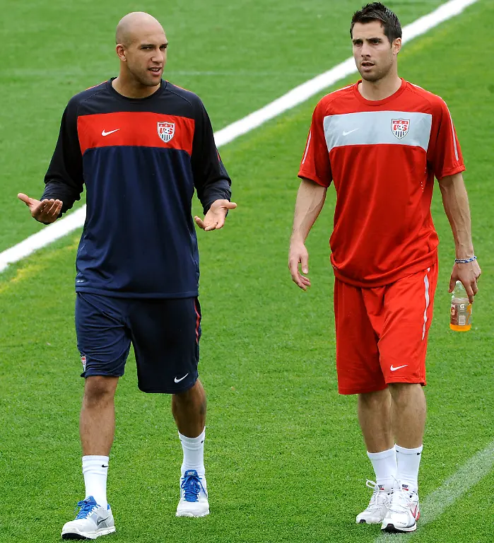 Carlos-Bocanegra-rechts