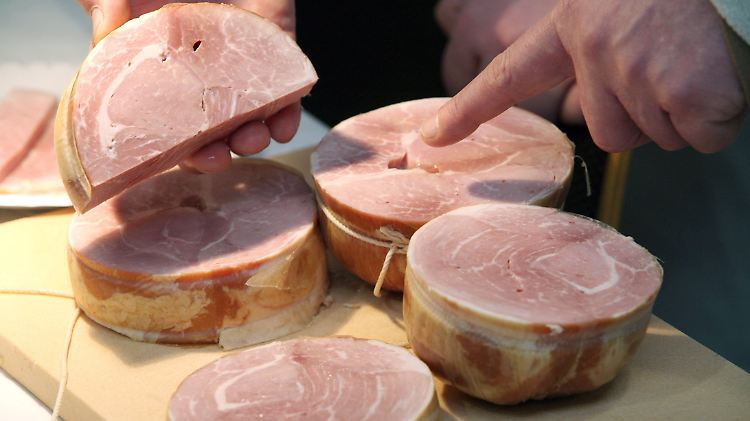 Auch Schinken wird bisweilen sehr originell hergestellt.
