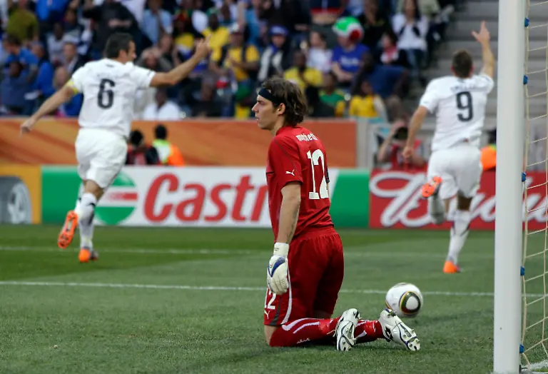South-Africa-Soccer-WCup-Italy-New-Zealand-WCUP183-jpg5350154831257797220