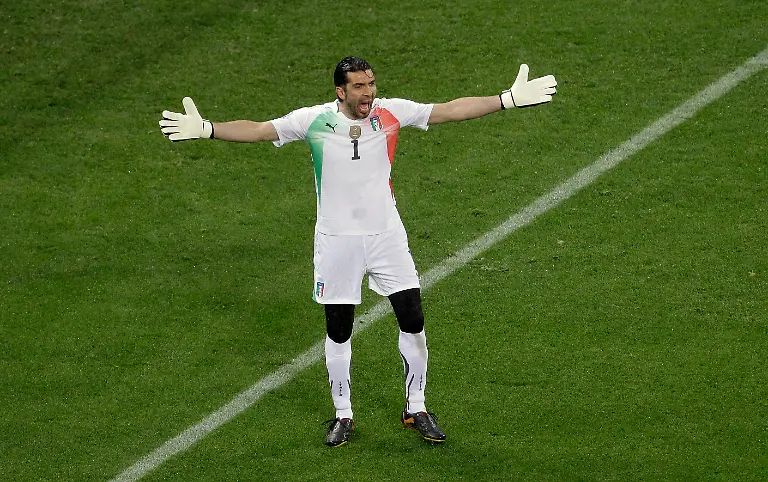 South-Africa-Soccer-WCup-Italy-Paraguay-WCUP635-jpg2517379428075596974