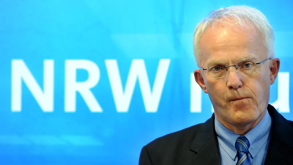 2rnq1504-jpg5549407062578080521