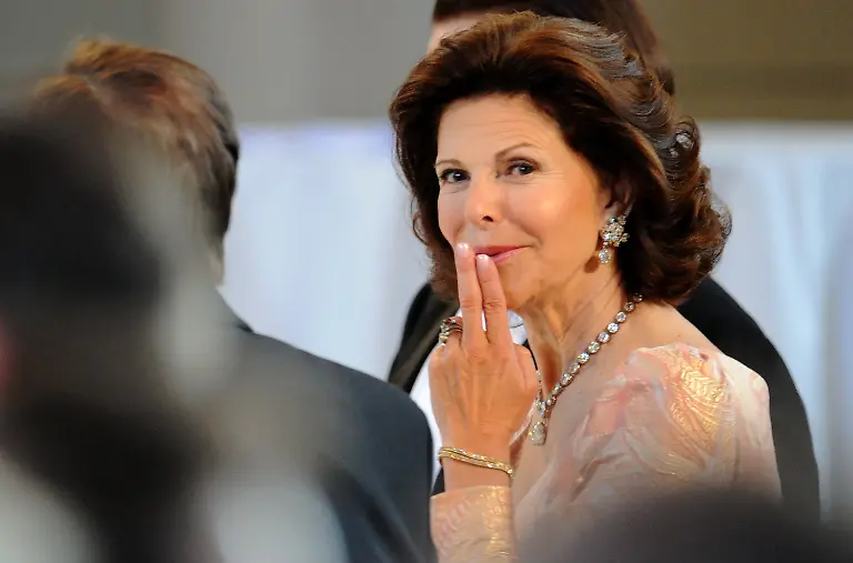 2rn65351-jpg266951975311304810