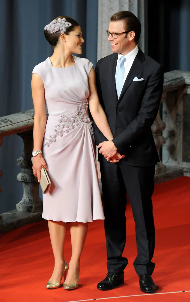 2rn40735-jpg5294108909217983174