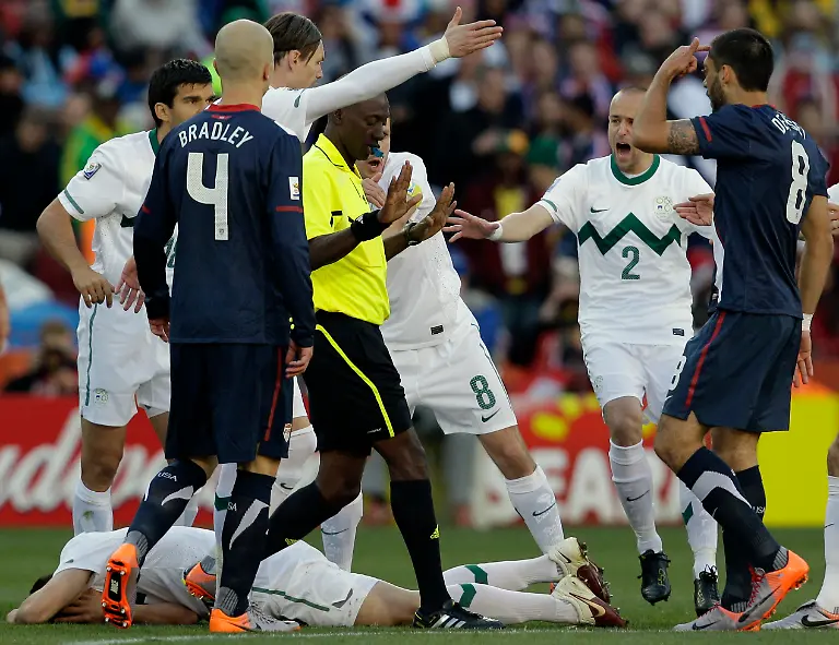 South-Africa-Soccer-WCup-Slovenia-USA-WCUP233-jpg4981053053005890346