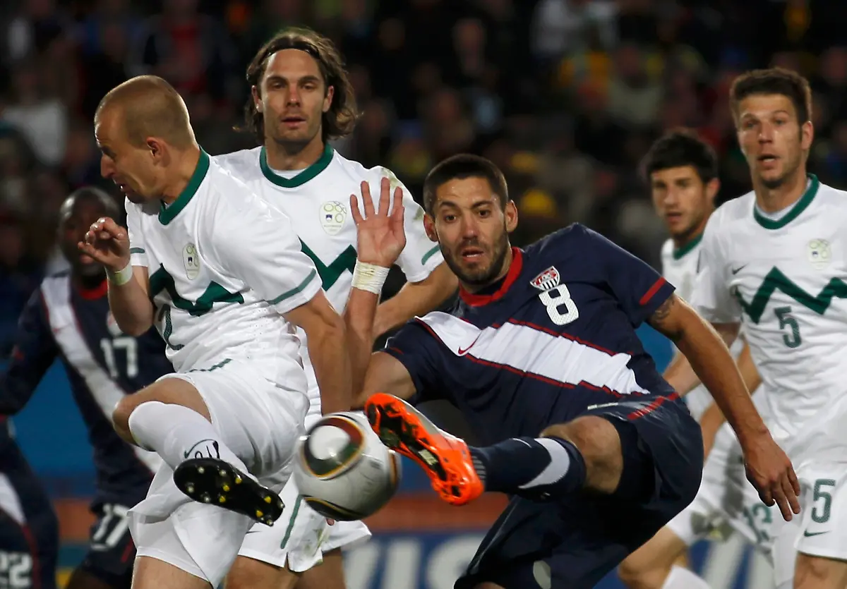 2010-06-18T154101Z-01-WCB149-RTRMDNP-3-SOCCER-WORLD-JPG1180879626861586803