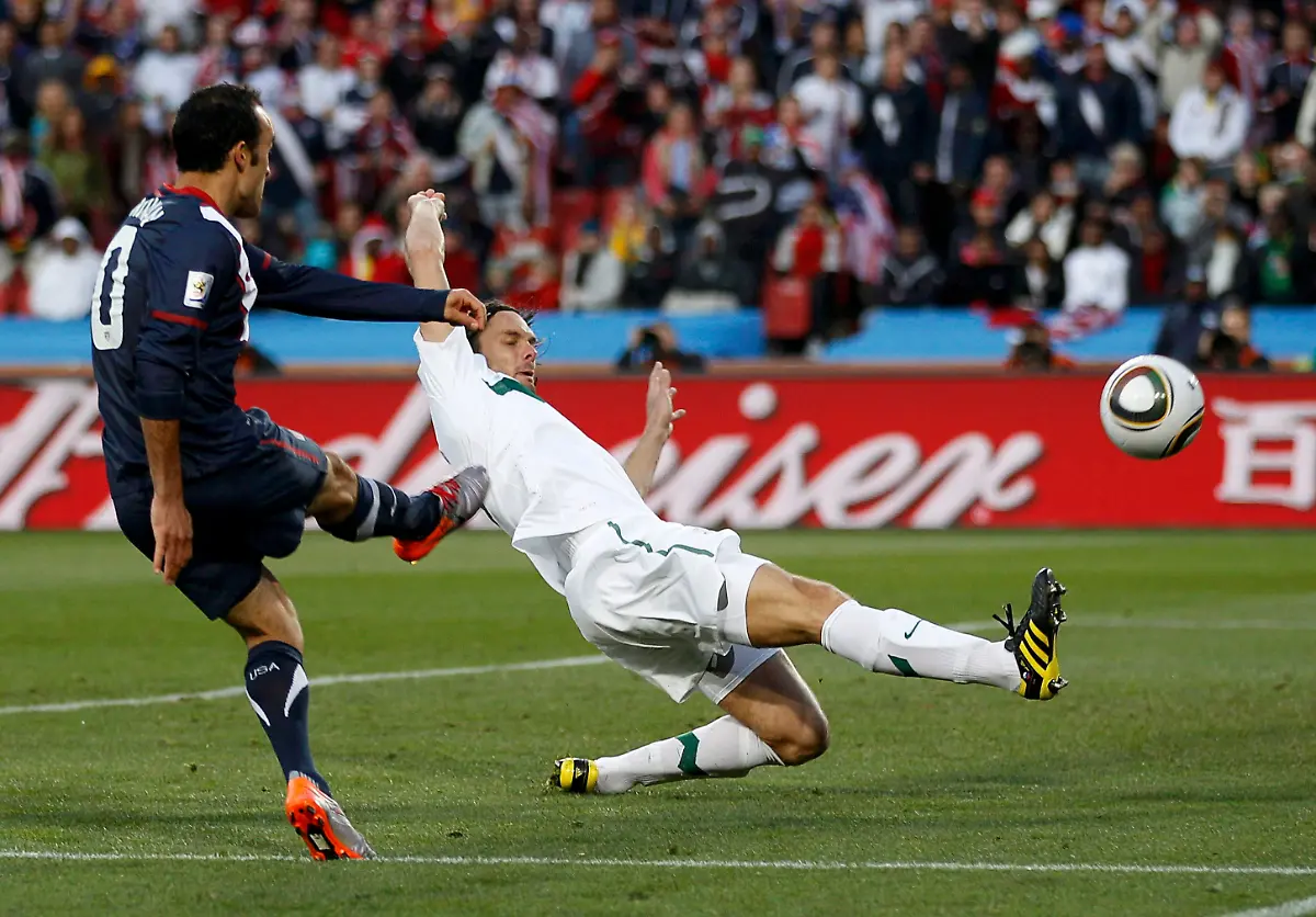 2010-06-18T151416Z-01-WCA292-RTRMDNP-3-SOCCER-WORLD-JPG8114154769709663494