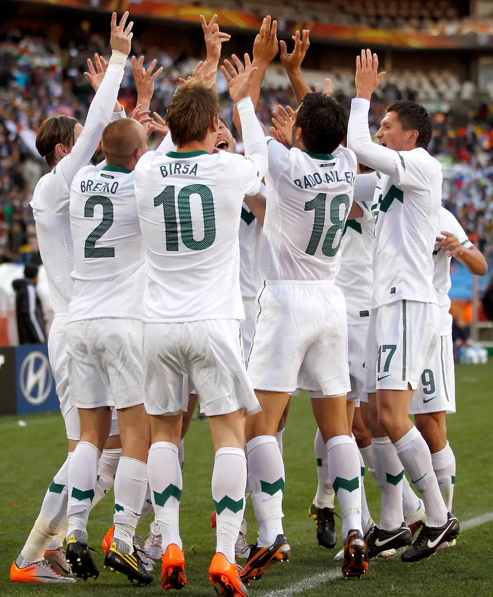 2010-06-18T142822Z-01-WCP522-RTRMDNP-3-SOCCER-WORLD-JPG2554072415441555361