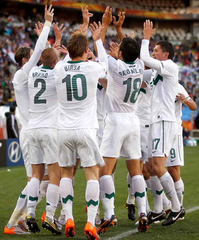 2010-06-18T142822Z-01-WCP522-RTRMDNP-3-SOCCER-WORLD-JPG2554072415441555361