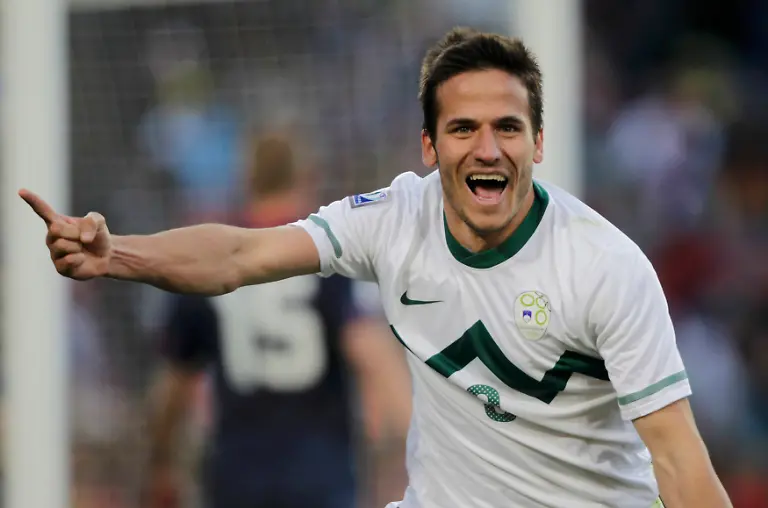 2010-06-18T145115Z-01-WCB133-RTRMDNP-3-SOCCER-WORLD-JPG135554090550975279