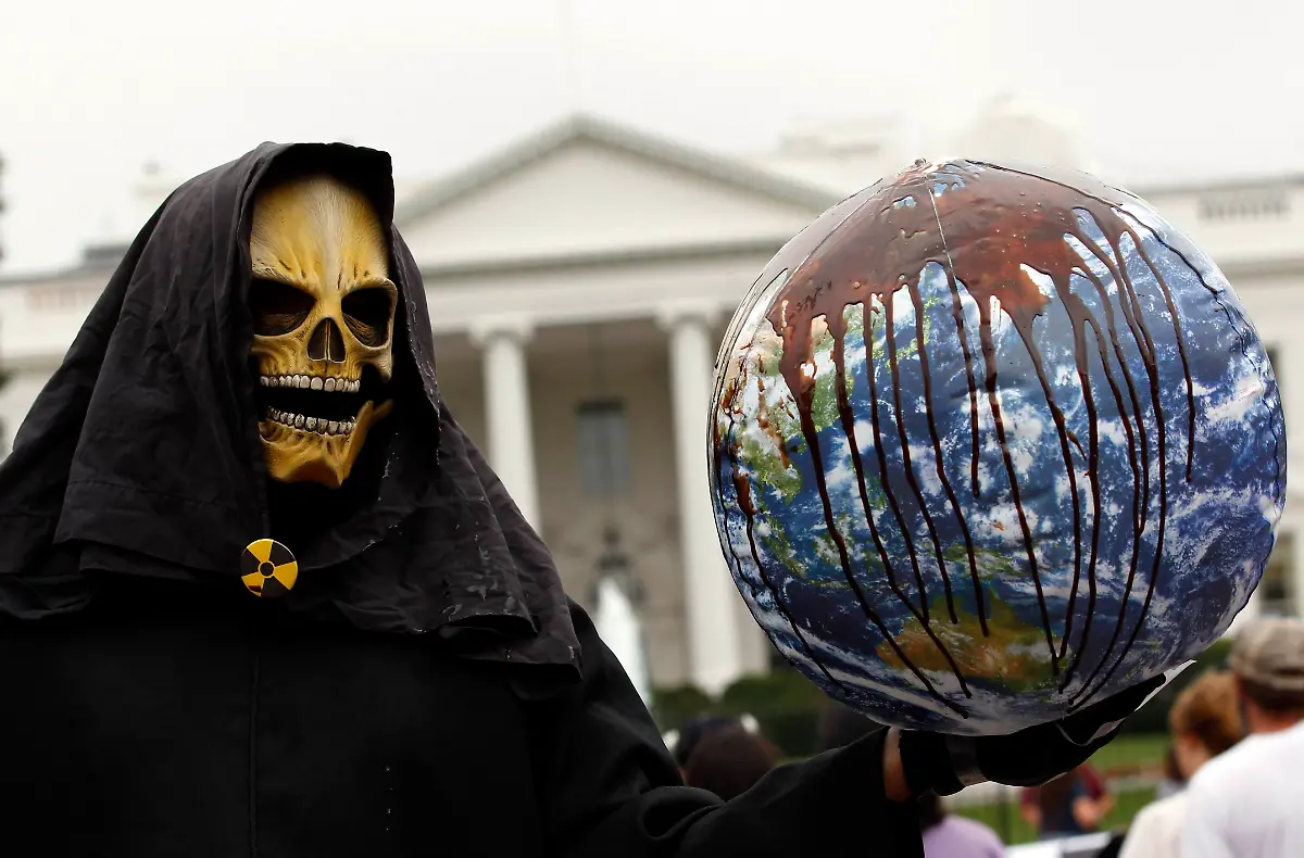 2010-06-16T170254Z-01-WAS305-RTRMDNP-3-OIL-SPILL-JPG1918209647620633023