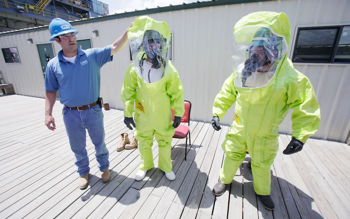 Gulf-Oil-Spill-Rig-Workers-LACN208-jpg1114708974182978692