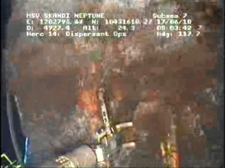 2010-06-17T133043Z-01-WAS301-RTRMDNP-3-OIL-SPILL-JPG8767336093930758242