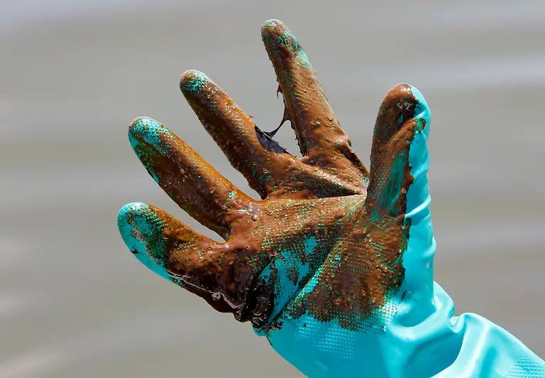 Gulf-Oil-Spill-LACN110-jpg6572344897400699372