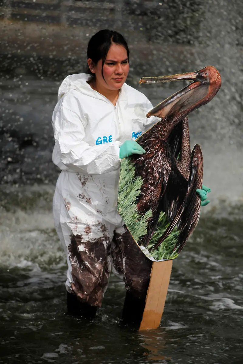Mexico-Greenpeace-Protest-MXDL102-jpg6112851193798335471