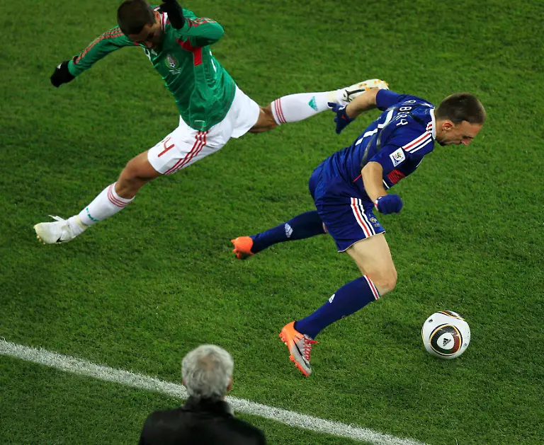 2010-06-17T195202Z-01-WCC114-RTRMDNP-3-SOCCER-WORLD-JPG4767808259917799653