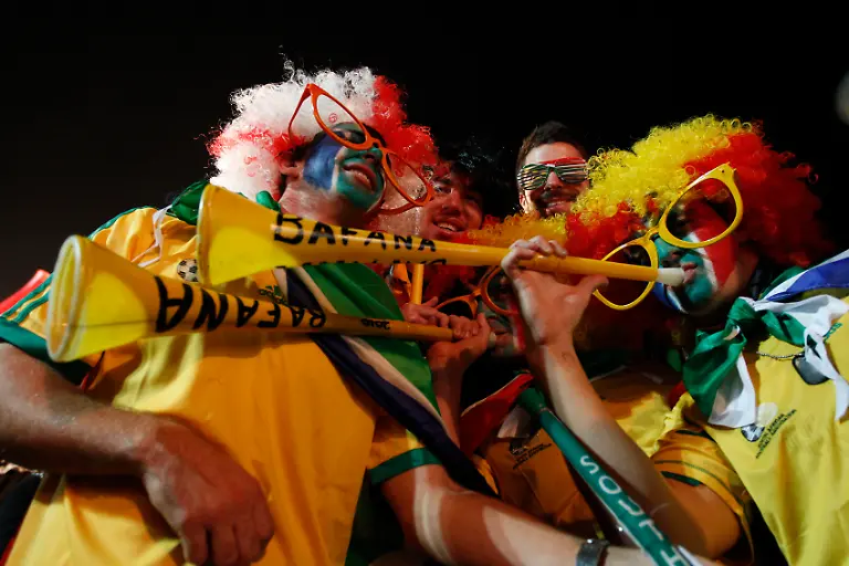 South-Africa-WCup-Soccer-Uruguay-South-Africa-XHM125-jpg684070523997166674