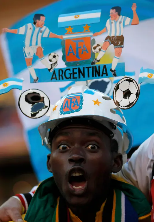 2010-06-17T105842Z-01-WCA107-RTRMDNP-3-SOCCER-WORLD-JPG6187107298684491335