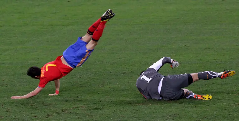 2010-06-16T161213Z-01-WCA444-RTRMDNP-3-SOCCER-WORLD-JPG5106488223322013933