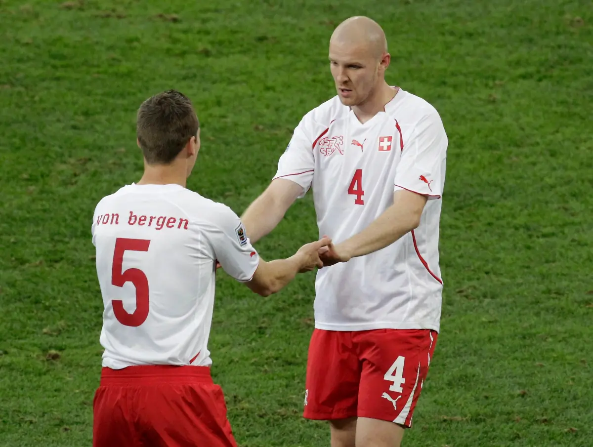 2010-06-16T150653Z-01-WCP549-RTRMDNP-3-SOCCER-WORLD-JPG7923294634389022305