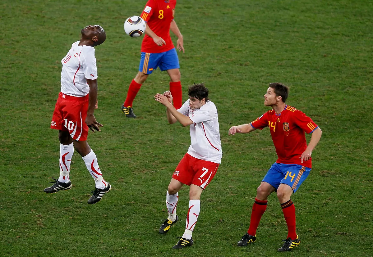 2010-06-16T153753Z-01-WCA447-RTRMDNP-3-SOCCER-WORLD-JPG3290096202885141270