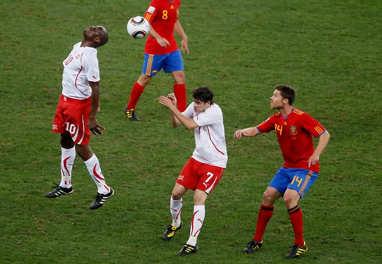 2010-06-16T153753Z-01-WCA447-RTRMDNP-3-SOCCER-WORLD-JPG3290096202885141270