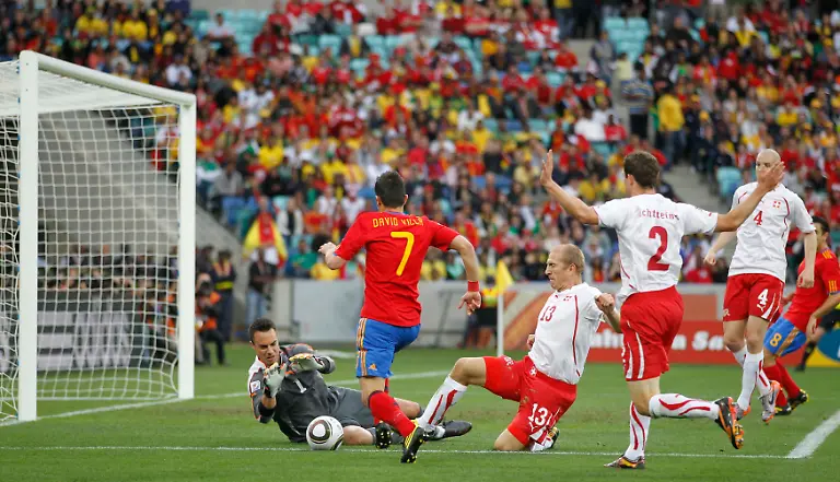 2010-06-16T141413Z-01-WCB104-RTRMDNP-3-SOCCER-WORLD-JPG5969883323770358859