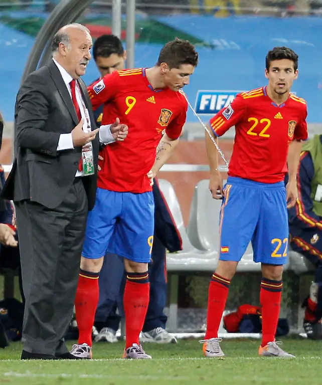 2010-06-16T152653Z-01-WCB137-RTRMDNP-3-SOCCER-WORLD-JPG8390468910748287574