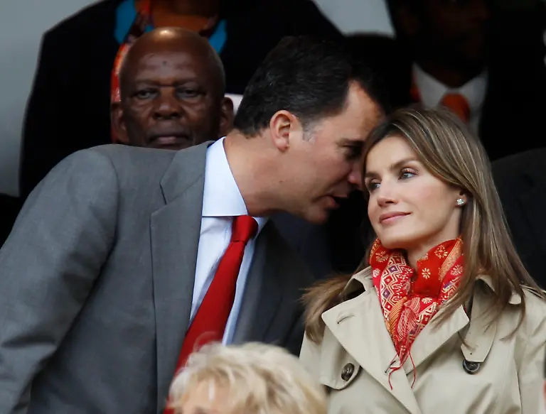 2010-06-16T142419Z-01-MAD119-RTRMDNP-3-SOCCER-WORLD-JPG6070416982394912708