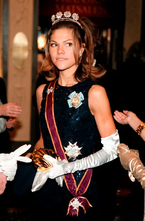 2010-06-16T111757Z-01-STO02-RTRMDNP-3-SWEDEN-ROYALS-WEDDING-JPG477510863417412860