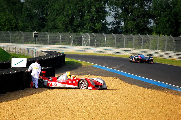 24h-Le-Mans-2010-12-06-2010-19-34-41