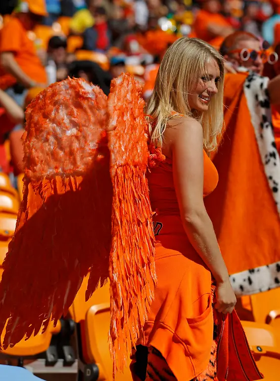 2010-06-14T105446Z-01-WCP523-RTRMDNP-3-SOCCER-WORLD-JPG8212459093604295325