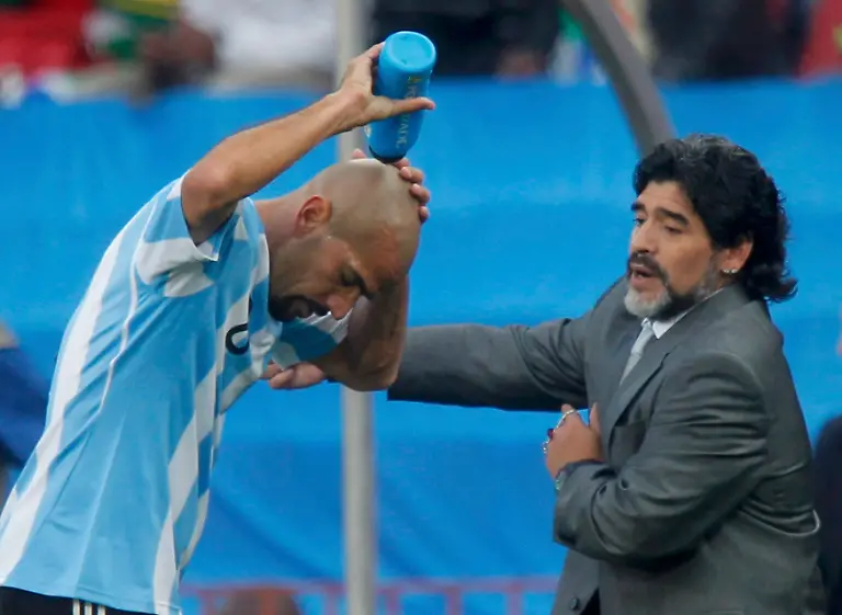 2010-06-12T143136Z-01-WCB413-RTRMDNP-3-WORLD-SOCCER-JPG5131490767829348222