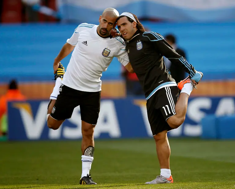 2010-06-12T134713Z-01-WCP31-RTRMDNP-3-SOCCER-WORLD-JPG5832701093627398263